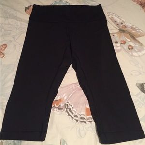 Lululemon Wunder Under Crops Size 12